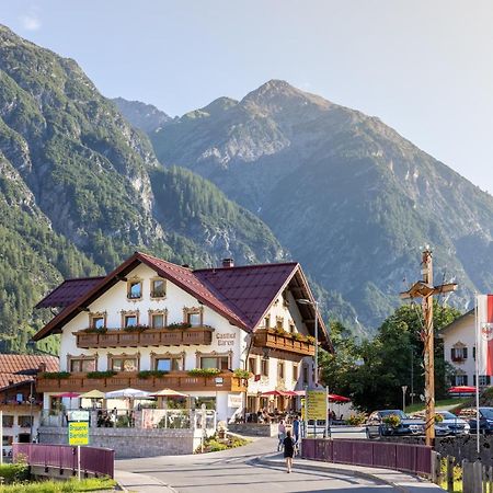 Gasthof Baren Hotel Holzgau Exterior photo