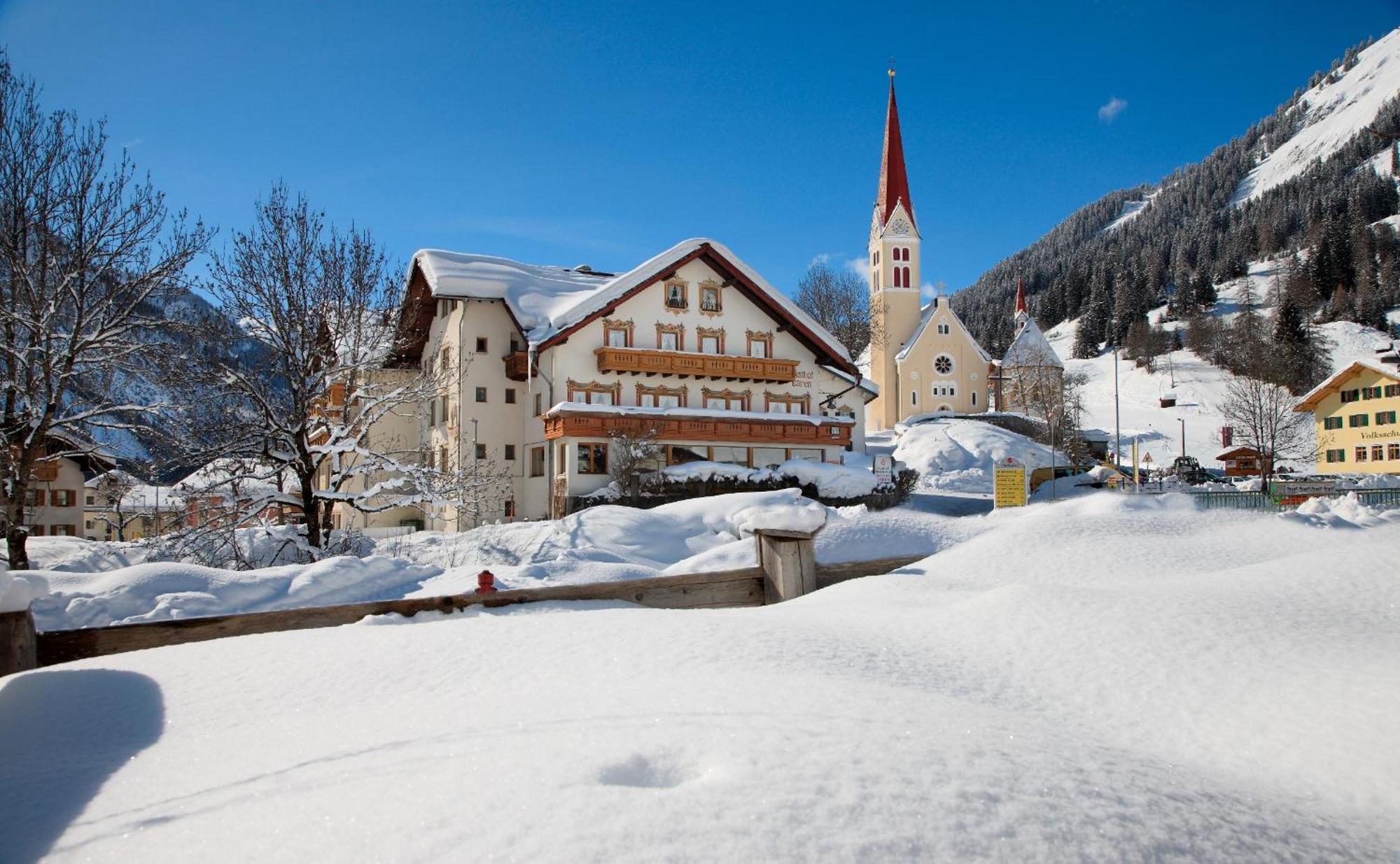 Gasthof Baren Hotel Holzgau Exterior photo